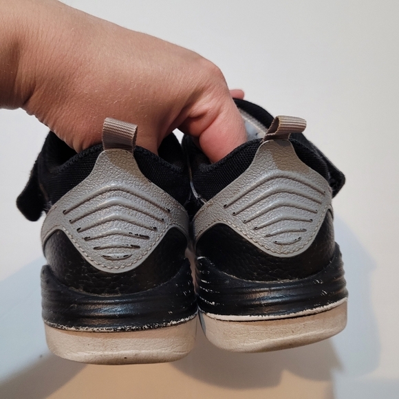 Air Jordan Flight kids sneakers size 2Y - Picture 5 of 11